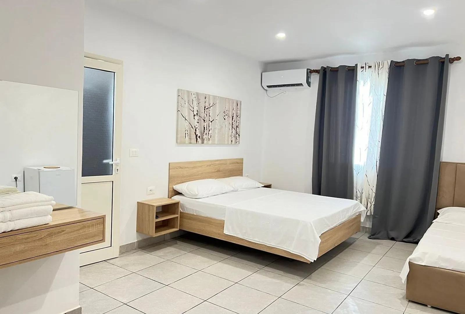 Vlorë Keira Rooms דירה